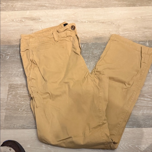 American Eagle Outfitters Men's Khaki Chinos - Picture 2 of 6